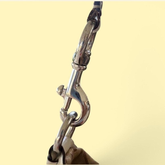 Coach - Picture 2 of 16